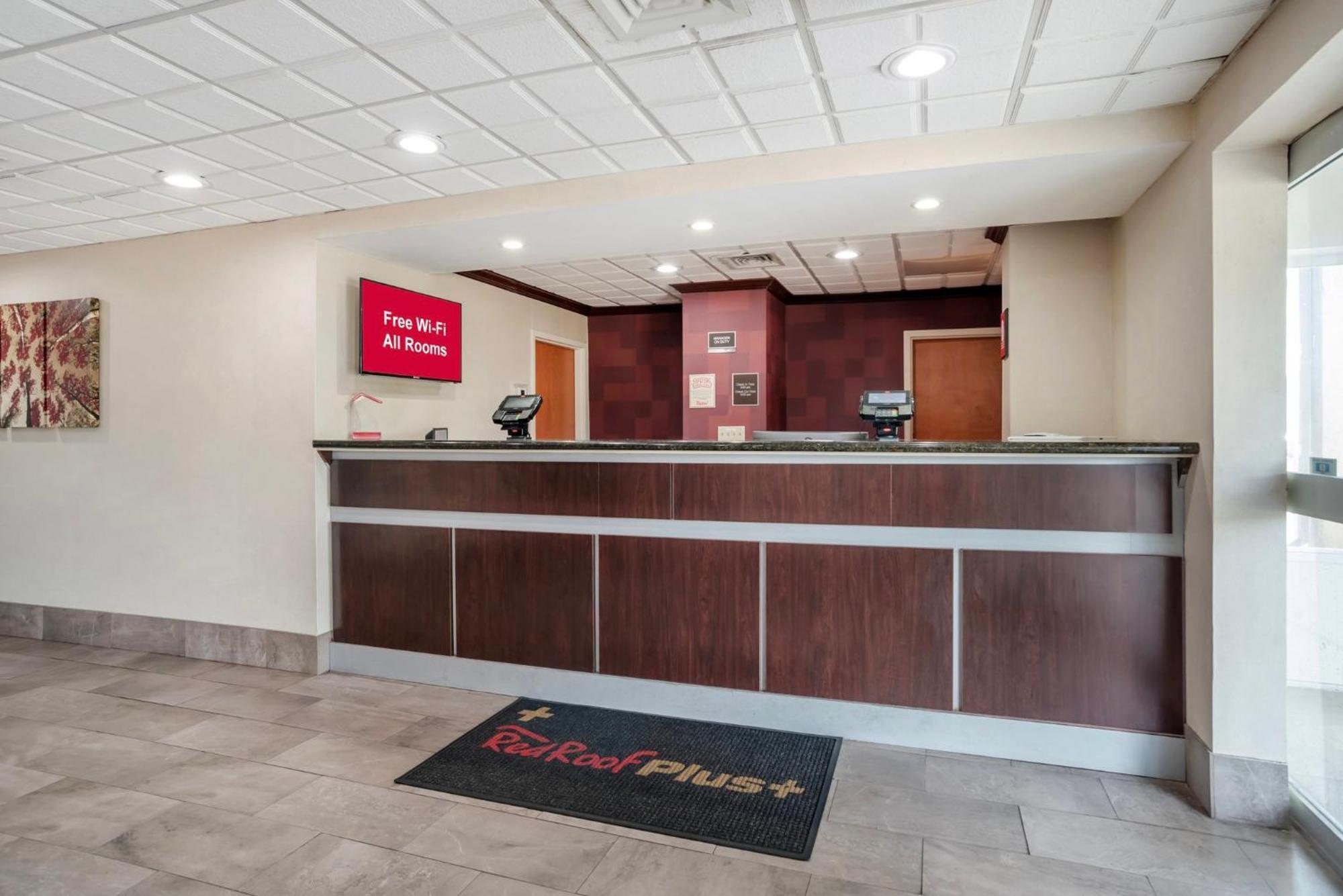 Red Roof Inn & Suites Vicksburg Exterior photo