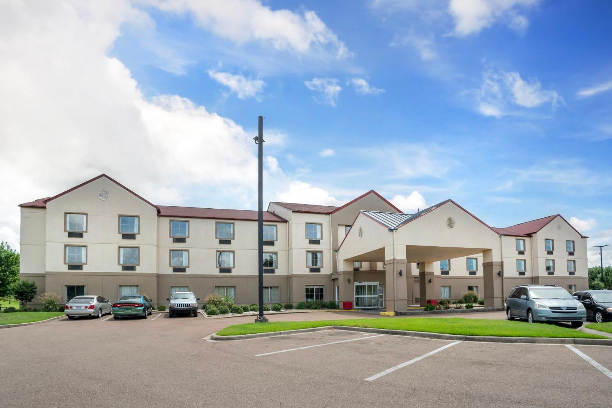 Red Roof Inn & Suites Vicksburg Exterior photo