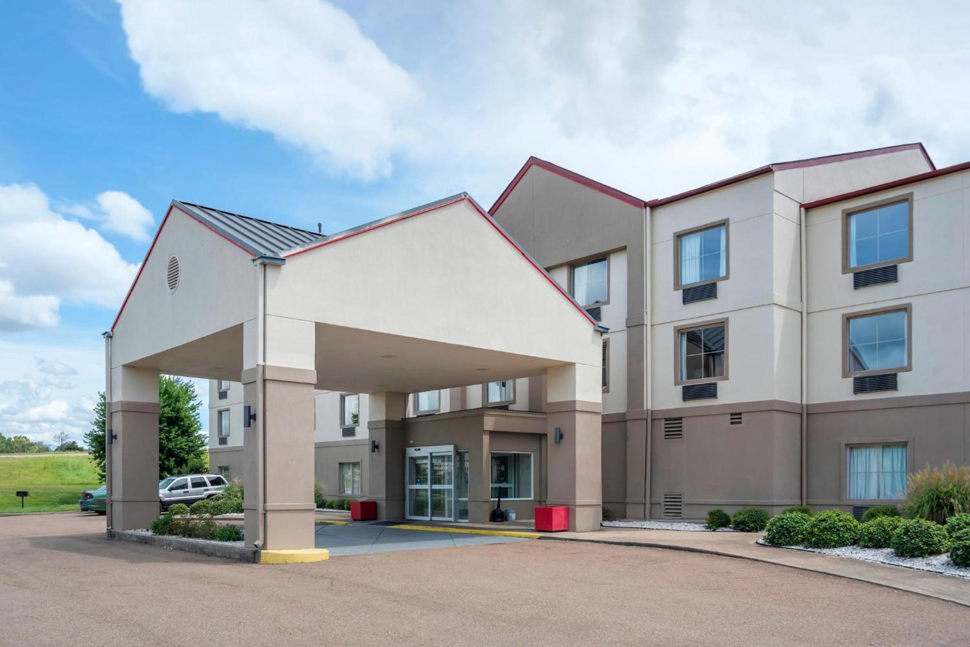Red Roof Inn & Suites Vicksburg Exterior photo